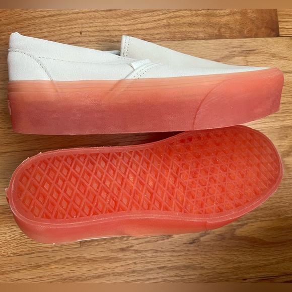 White Vans Slip-on platforms with gummy pinky orange soles - Picture 4 of 8